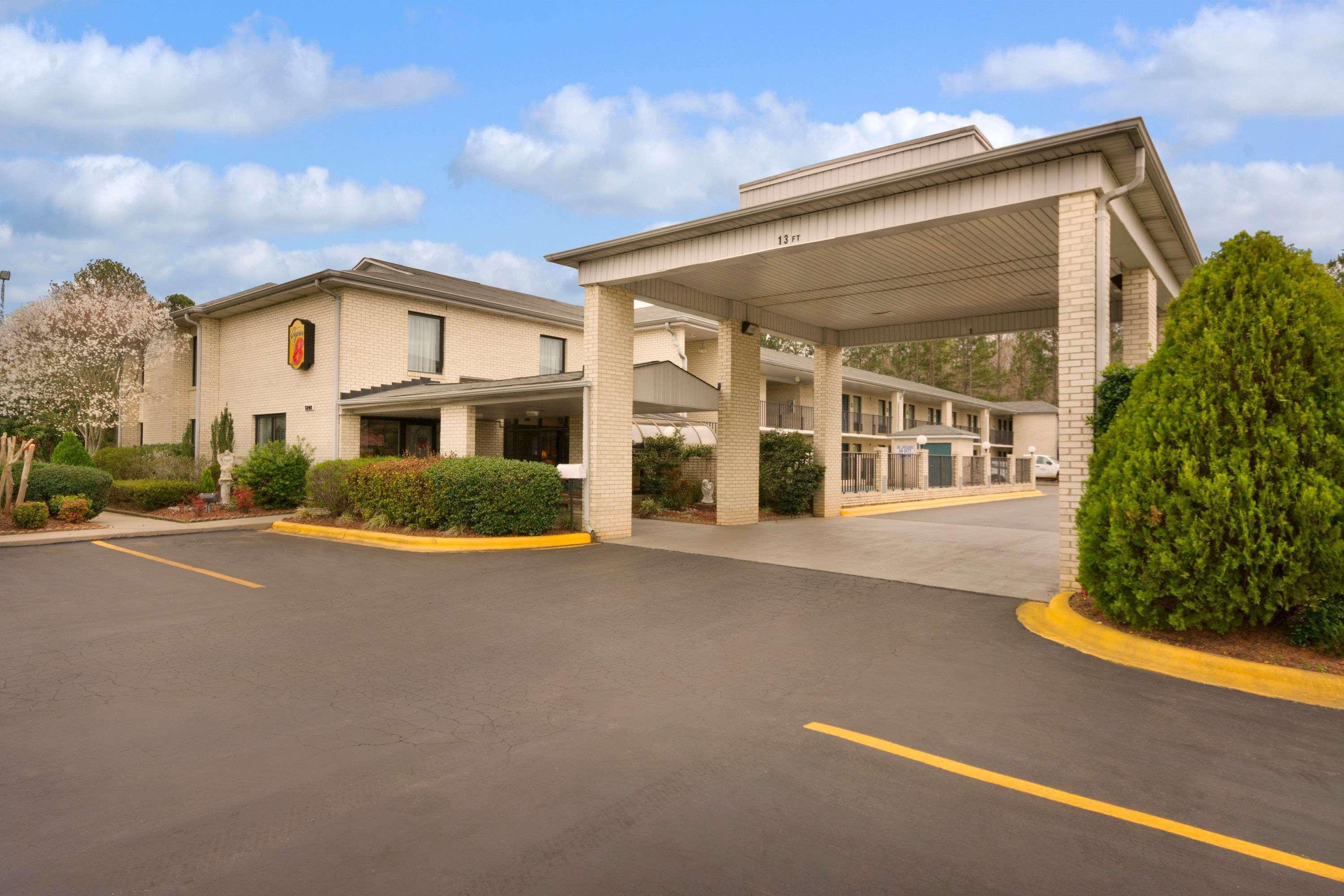Super 8 By Wyndham Lancaster Motel Exterior photo
