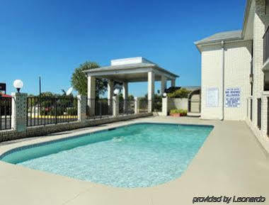 Super 8 By Wyndham Lancaster Motel Exterior photo